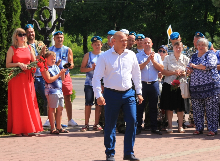 День ВДВ в Клинцах - десантники отмечают свой главный праздник
