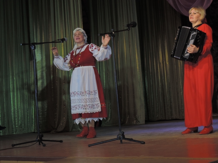 В Клинцах состоялся концерт народного фольклорного ансамбля «Весёлые девчата»