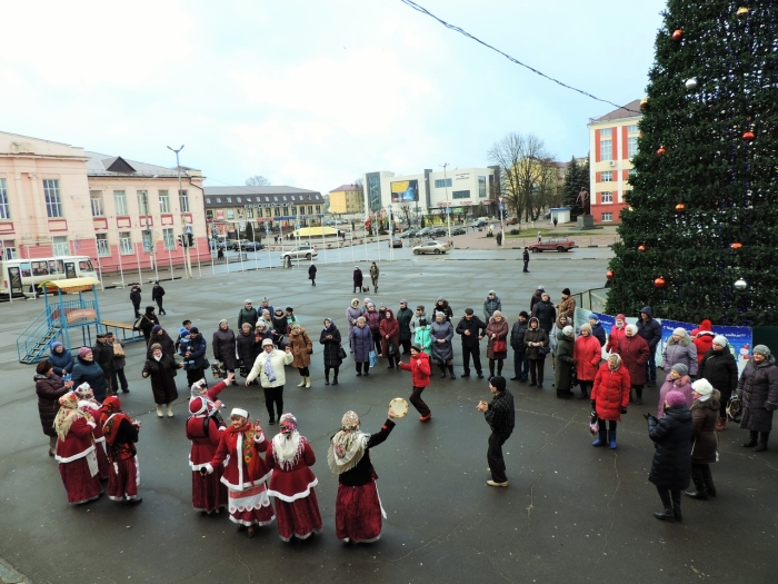 В центре Клинцов прошла музыкальная программа «Этот Старый Новый год!»