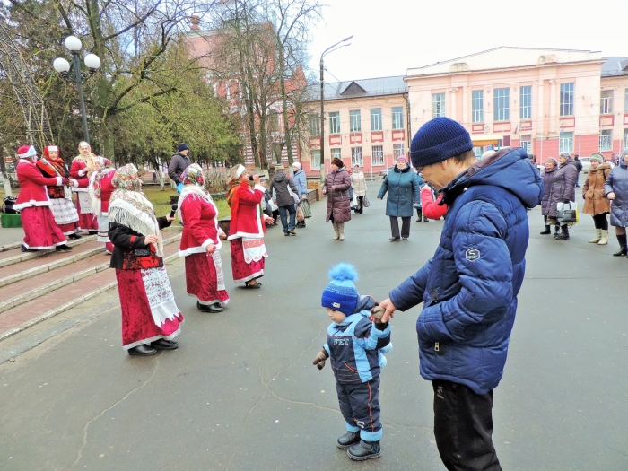 В центре Клинцов прошла музыкальная программа «Этот Старый Новый год!»