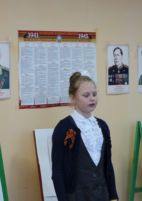 В городе Клинцы в формате «свободного микрофона» прочли ветеранам стихи о войне