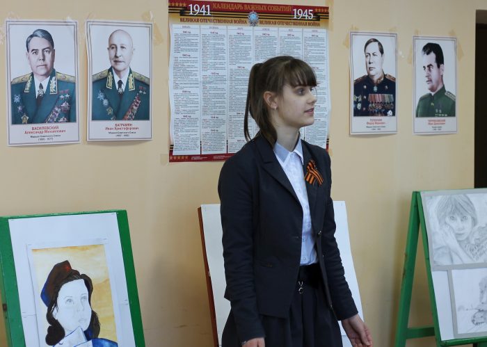 В городе Клинцы в формате «свободного микрофона» прочли ветеранам стихи о войне