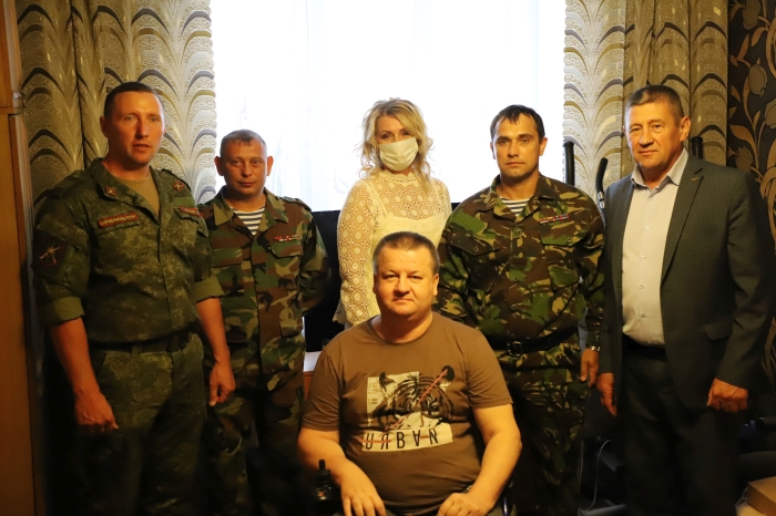 В Клинцах и Клинцовском районе ветеранам боевых действий подарили современные инвалидные коляски