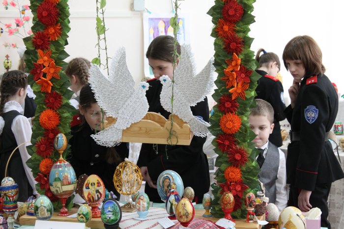 В городе Клинцы состоялось открытие выставки «Пасхальное яйцо 2017» 