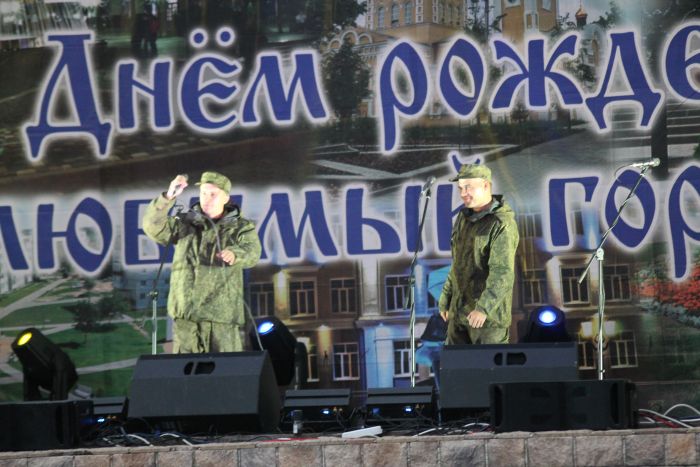 Клинцовские военнослужащие дали концерт ко Дню города