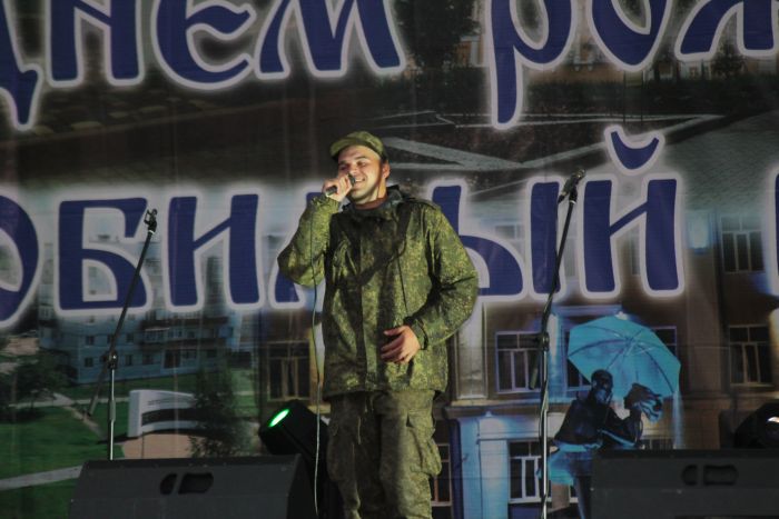 Клинцовские военнослужащие дали концерт ко Дню города