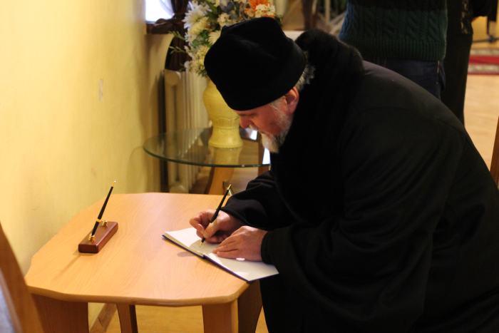 В городе Клинцы открылась выставка «Храмы и монастыри Православной Руси» 