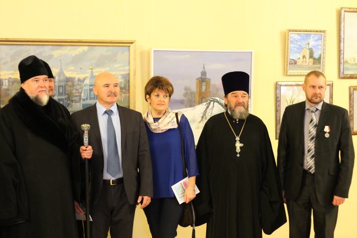 В городе Клинцы открылась выставка «Храмы и монастыри Православной Руси» 