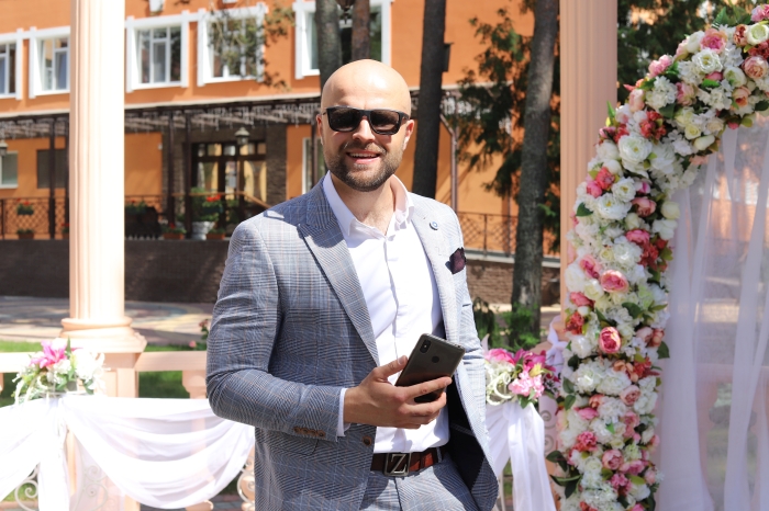 Выездная церемония регистрации брака в Затишье – красиво, стильно, романтично!