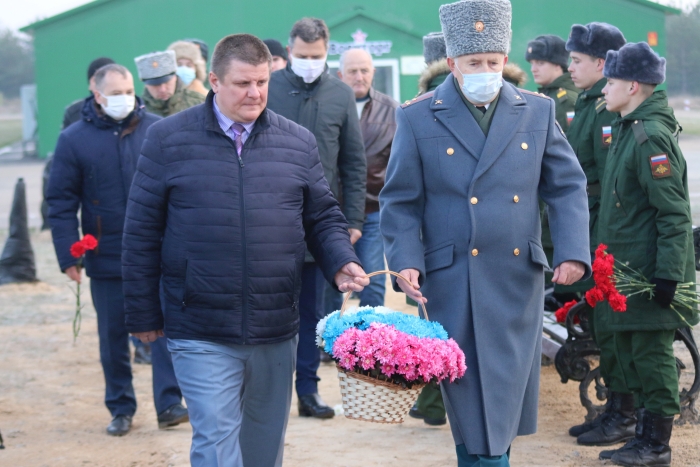 В Клинцах состоялась церемония вручения Боевого знамени войсковой части 