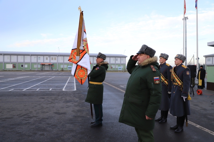 В Клинцах состоялась церемония вручения Боевого знамени войсковой части 