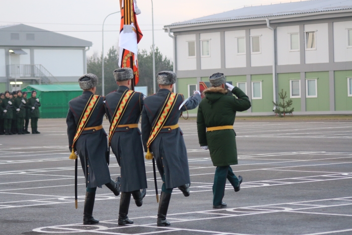 В Клинцах состоялась церемония вручения Боевого знамени войсковой части 