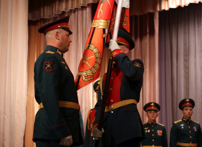 В Клинцах состоялась церемония прибивки и освящения полкового знамени