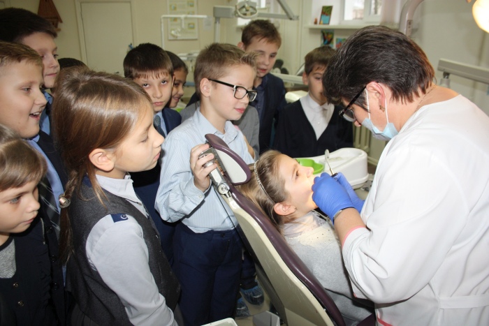 Экскурсия в стоматологическую поликлинику: лечите зубы - это не страшно!