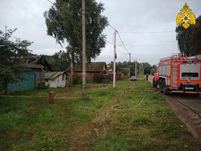 При пожаре в жилом доме в Клинцовском районе погиб 48-летний мужчина