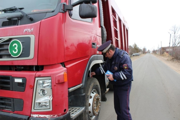 За один день в Клинцах выявлено 3 водителя нарушивших требования эксплуатации грузового транспорта