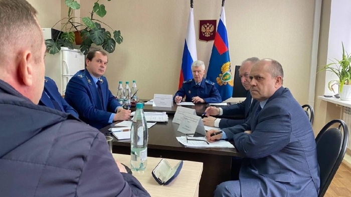 В Клинцах первый заместитель прокурора области и региональные омбудсмены провели совместный выездной прием