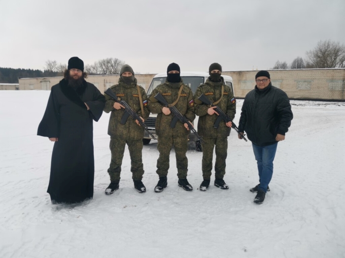 Митрополит Корнилий отметил деятельность клинцовского священника Михаила Смирнова в деле помощи воинам 