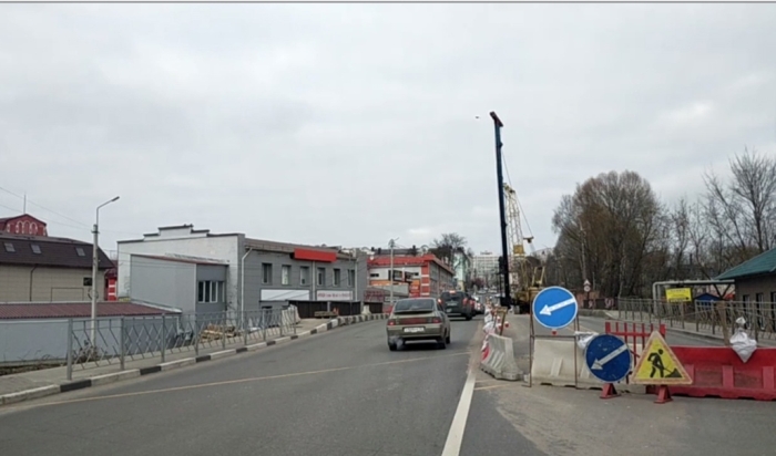 В Клинцах автолюбителей просят пользоваться альтернативными путями проезда  по ул. Октябрьской 