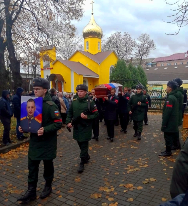 В Клинцах прощаются с Виктором Садовским, погибшим при выполнении воинского долга