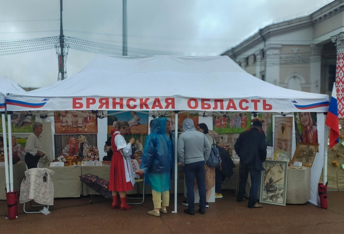 80 метровый пирог украсил международный фестиваль «Славянское единство-2025» в Гомеле