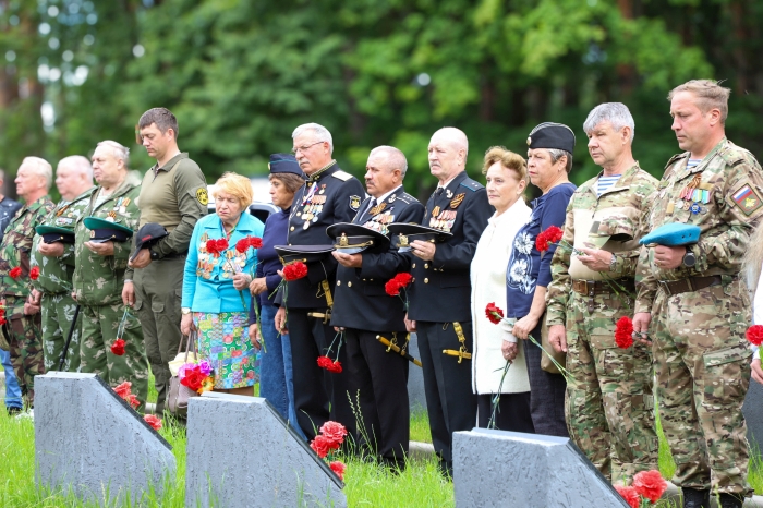 В Клинцах отмечают День партизан и подпольщиков