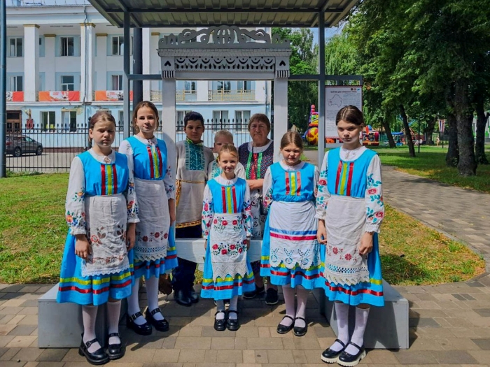 Творческие коллективы Клинцовского района приняли участие в Дне фольклора в Брянске
