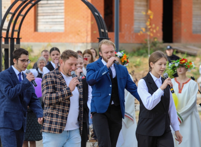 В обновляемом парке имени В.И. Ленина прошёл первый концерт в честь Дня города и 82-й годовщины освобождения Клинцов 