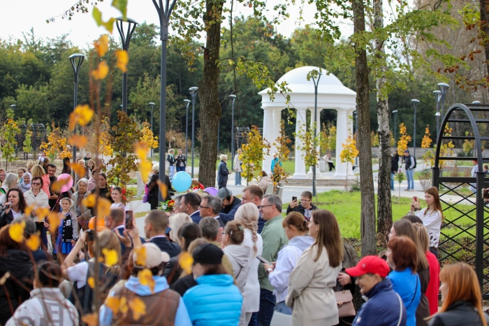 В обновляемом парке имени В.И. Ленина прошёл первый концерт в честь Дня города и 82-й годовщины освобождения Клинцов 
