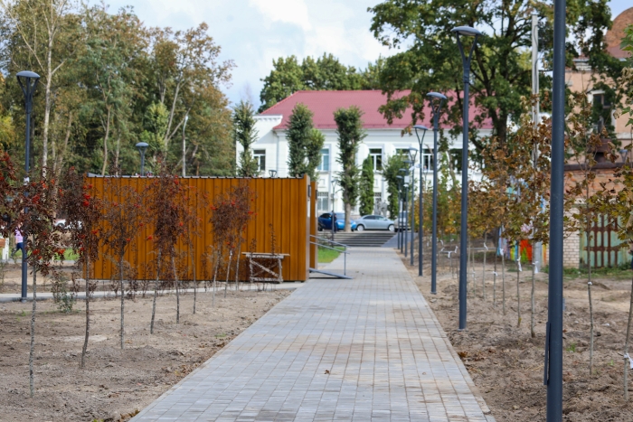 В обновляемом парке имени В.И. Ленина прошёл первый концерт в честь Дня города и 82-й годовщины освобождения Клинцов 