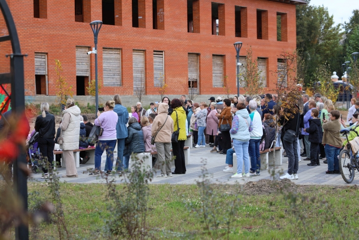 В обновляемом парке имени В.И. Ленина прошёл первый концерт в честь Дня города и 82-й годовщины освобождения Клинцов 