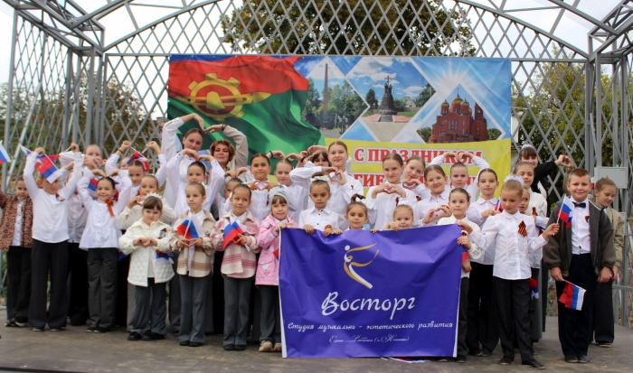 В обновляемом парке имени В.И. Ленина прошёл первый концерт в честь Дня города и 82-й годовщины освобождения Клинцов 