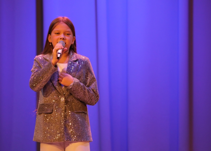 «Восторг» в честь отцов: в Клинцах прошёл трогательный и яркий детский концерт