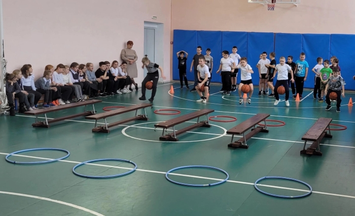 В Клинцовском районе состоялся спортивный конкурс «А ну-ка, мальчики»