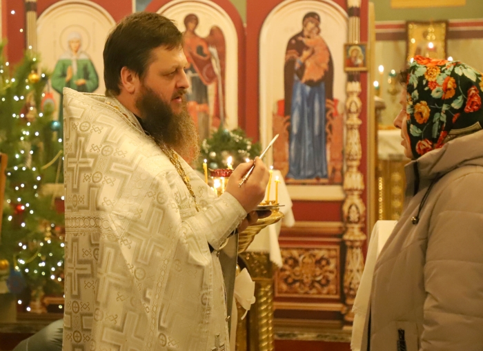 В Клинцовском районе встретили канун Рождества Великим повечерием и освящением кутьи