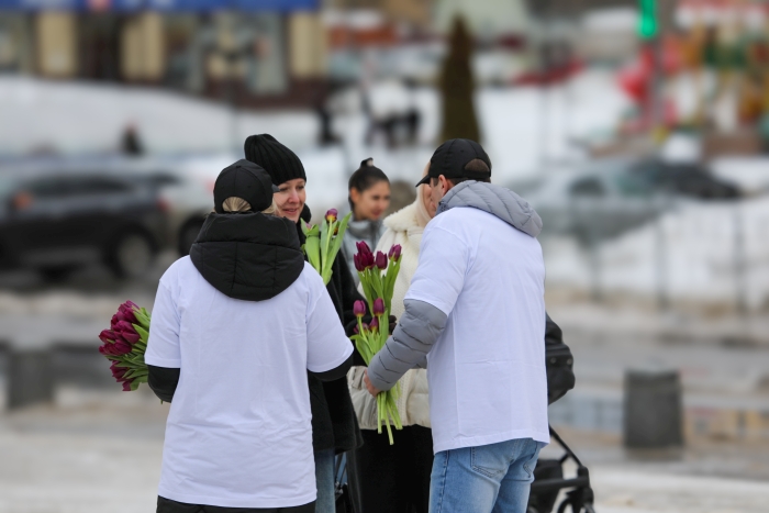 «Весенний комплимент» для клинчанок в преддверии 8 Марта