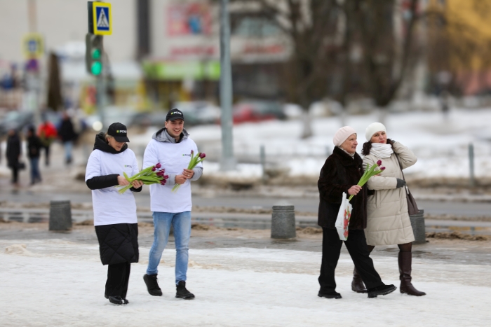 «Весенний комплимент» для клинчанок в преддверии 8 Марта
