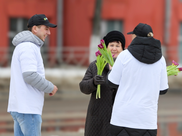 «Весенний комплимент» для клинчанок в преддверии 8 Марта