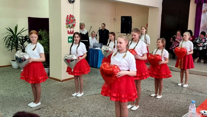 В Клинцовском районе прошла конкурсно–развлекательная  программа  «Самая обаятельная и привлекательная»