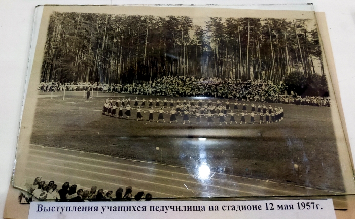 В Клинцовском краеведческом музее открылась выставка «Зажечь сердца – великое призванье»