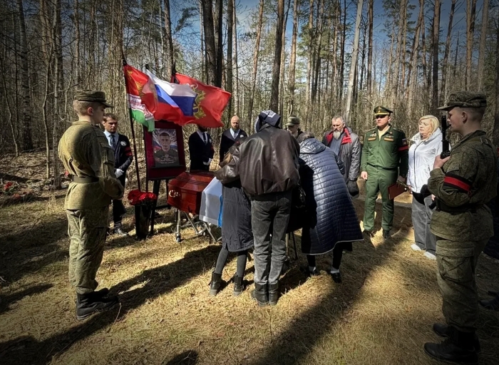 В Клинцовском районе простились с участником СВО Романом Бурмак