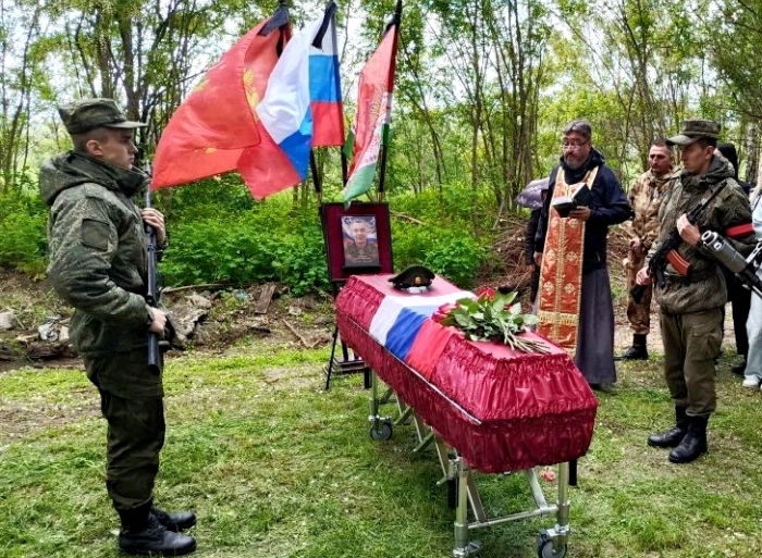 В Клинцовском районе простились с участником специальной военной операции Сергеем Быконя