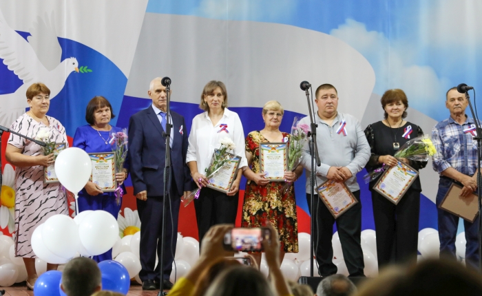 ПЕдинство, гордость и патриотизм: в Клинцовском районе торжественно отметили День России