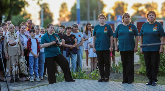 Скорбь и память в пламени свечей: в Клинцовском районе почтили героев ВОВ