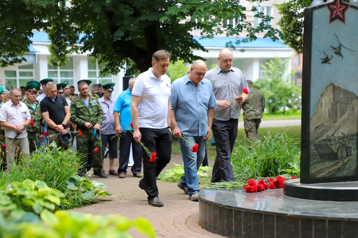«Вечная память павшим, честь и здоровье живым»: клинчане отметили День ветеранов боевых действий