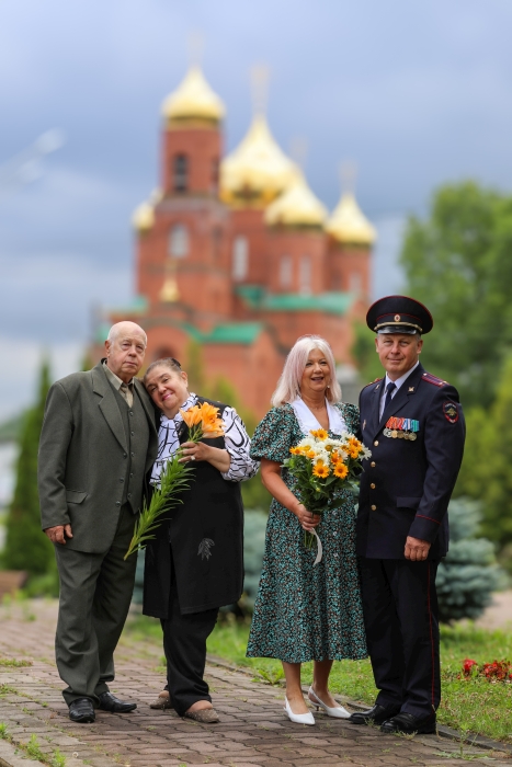 В День семьи, любви и верности в Клинцах стартовал фотопроект «Крепкий тыл»