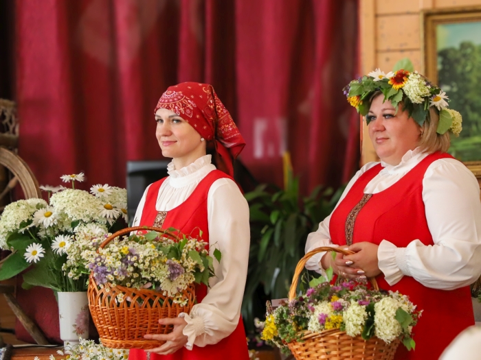В селе Лопатни отметили народный праздник «Петров день»