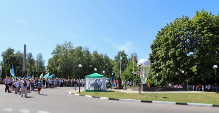 «Никто, кроме нас!» В Клинцах торжественно отметили День Воздушно-десантных войск