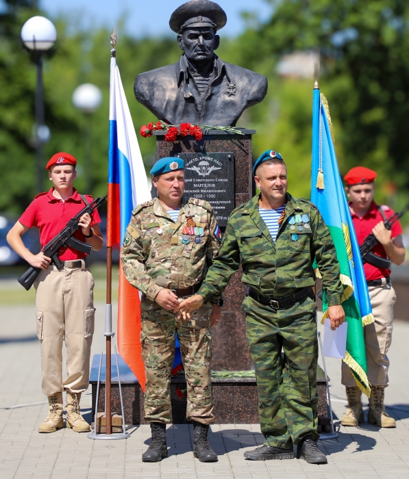 «Никто, кроме нас!» В Клинцах торжественно отметили День Воздушно-десантных войск