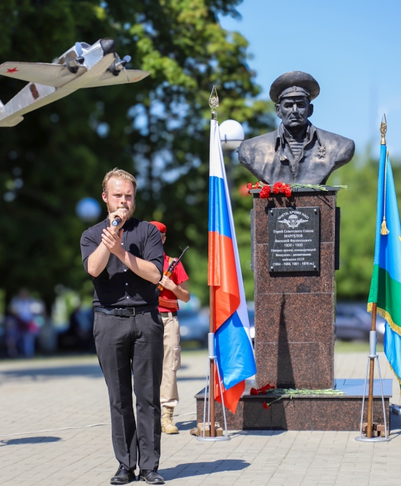 «Никто, кроме нас!» В Клинцах торжественно отметили День Воздушно-десантных войск